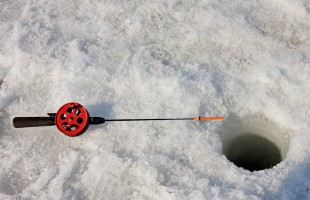 Pescare sul ghiaccio