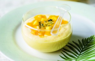 Mousse al cocco e mango 