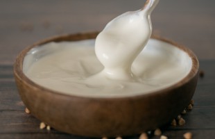 In cucina con la panna acida