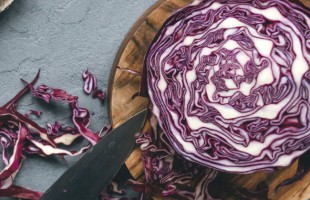 In cucina con il cavolo rosso
