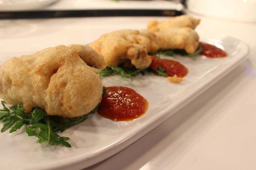 Ali di pollo fritte alle arachidi