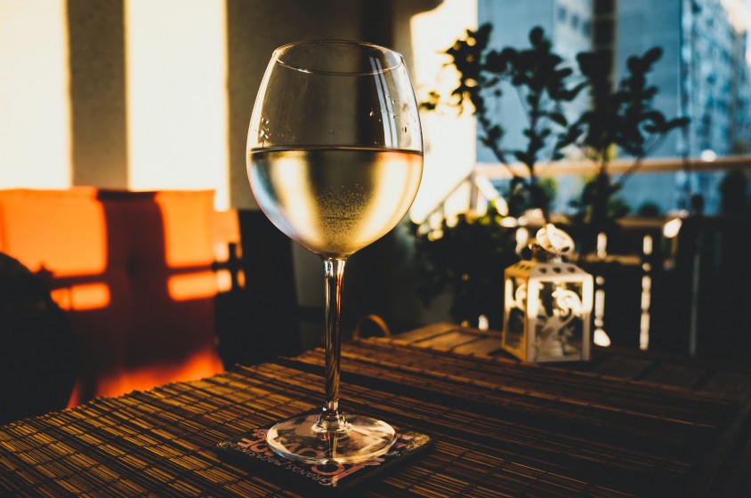 Un bicchiere di vino Frascati
