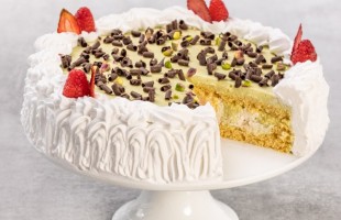 Torta al pistacchio e lamponi