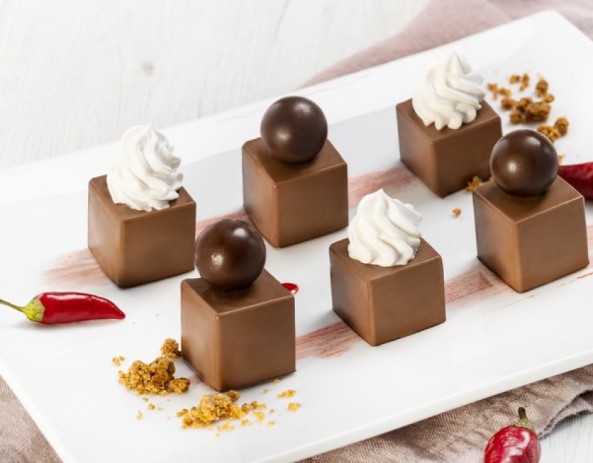 Cremoso al fondente e peperoncino 