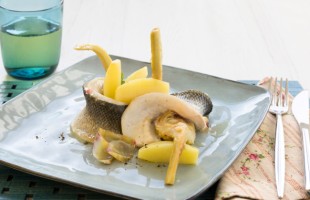 Spigola con patate e carciofi&nbsp;