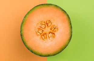 In cucina con il melone