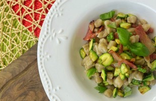 Gnocchetti con speck e zucchine