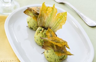 Sfere di patate e zucchine alla provola