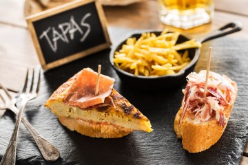 Una tapas tira l&rsquo;altra!